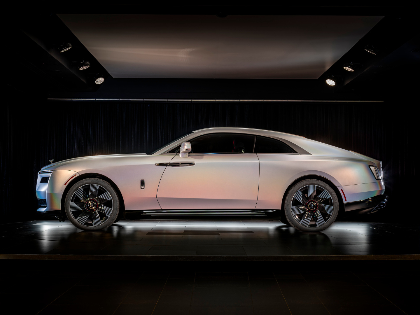 SMALL_Rolls-Royce_Spectre_Lunaflair (2)